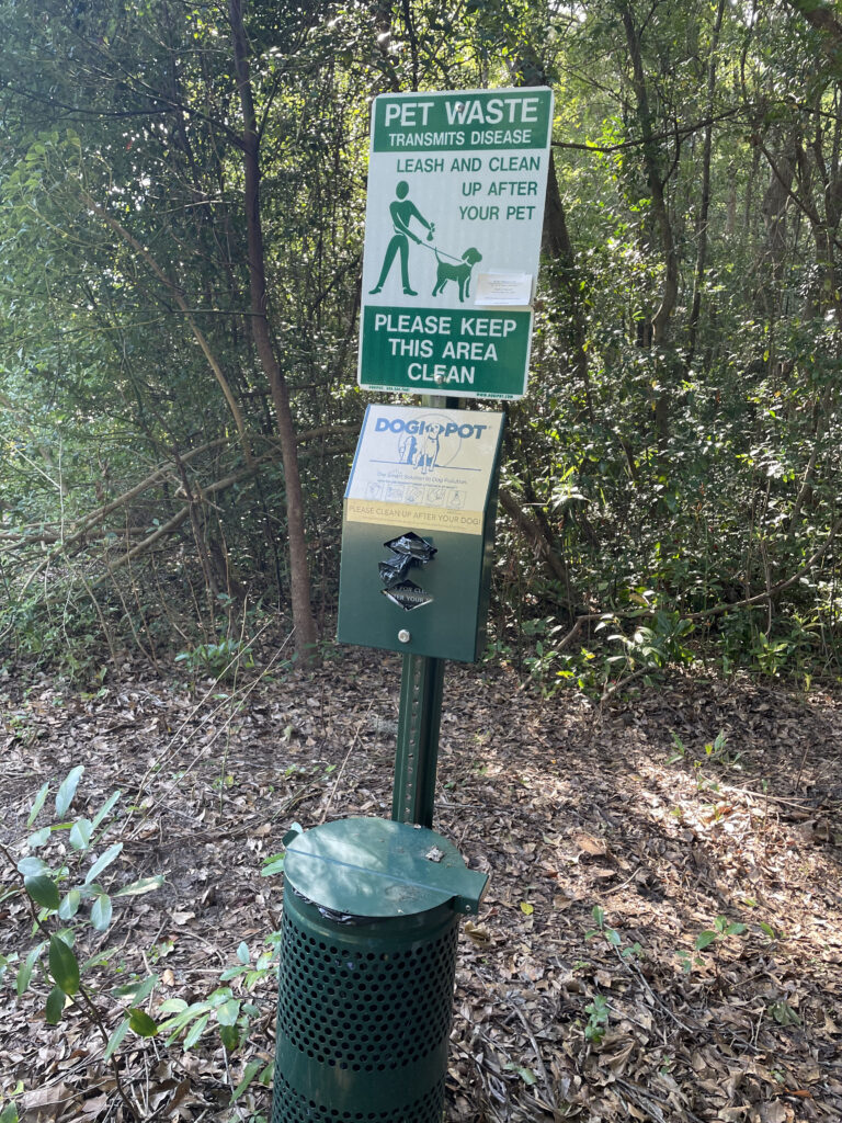 アメリカ犬用ゴミ箱